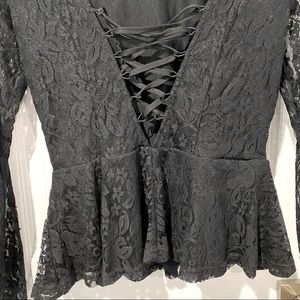 Divided Lace Top (Size 6)🌹